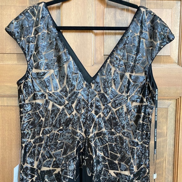 Tadashi Shoji Peake Sequin Embroidered Gown - Picture 7 of 8